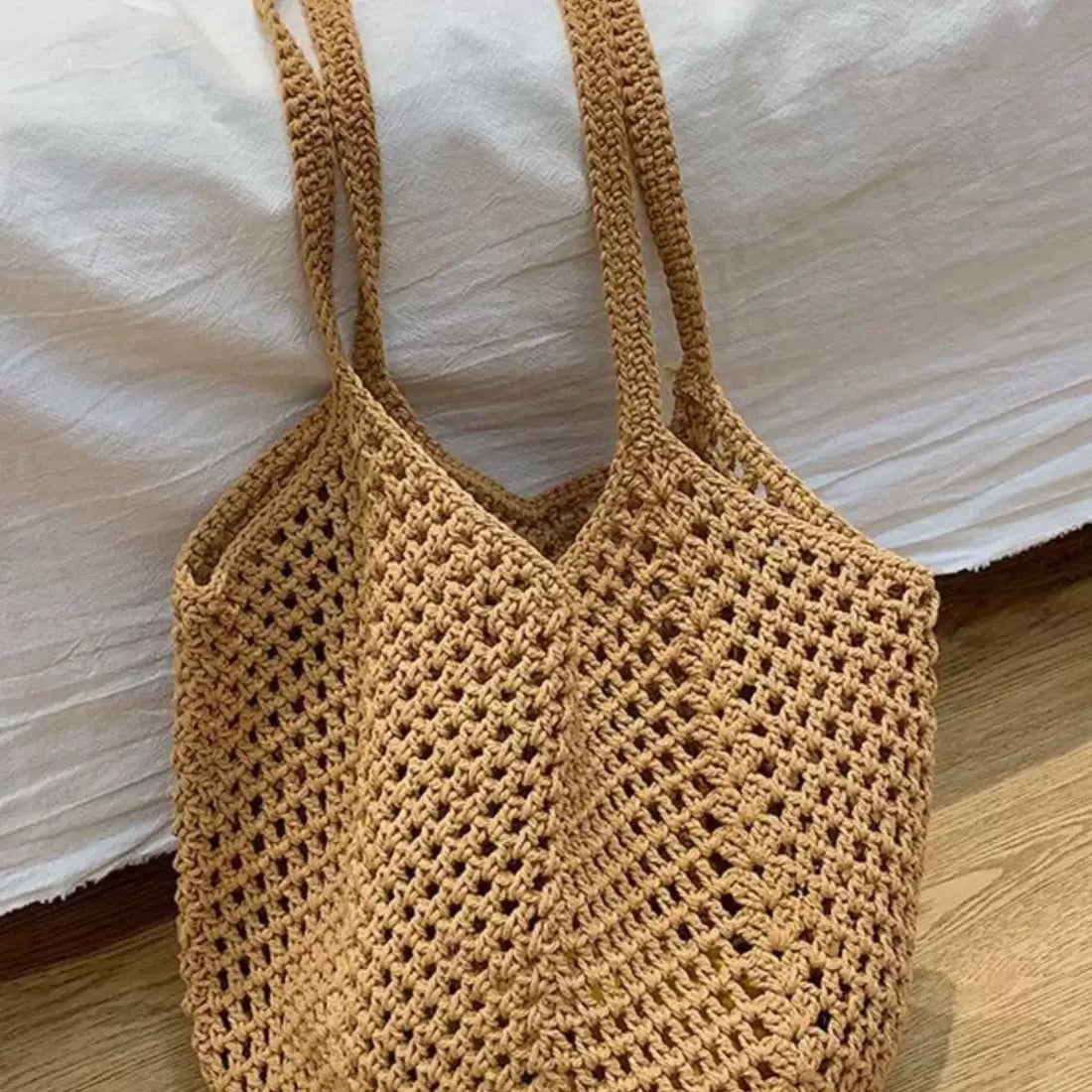 Hand-woven Tote Hollow Holiday Straw Beach Casual Shoulder Bag